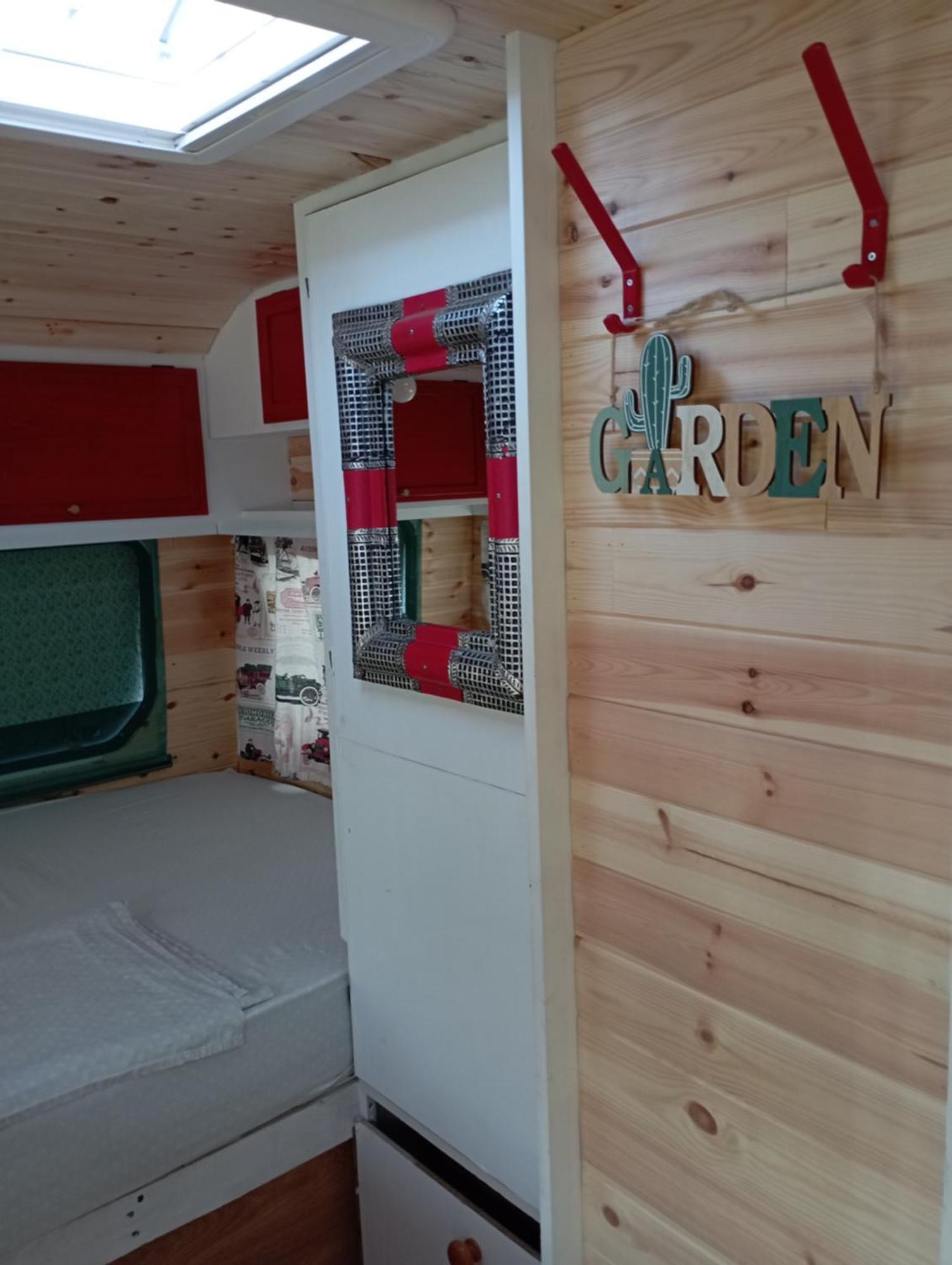 Caravanas Y Habitaciones Para Relajarse Sax Exterior photo